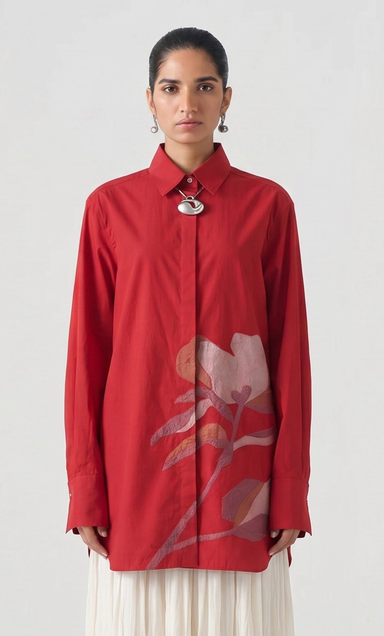 TOMATO RED FLORAL APPLIQUE TOP