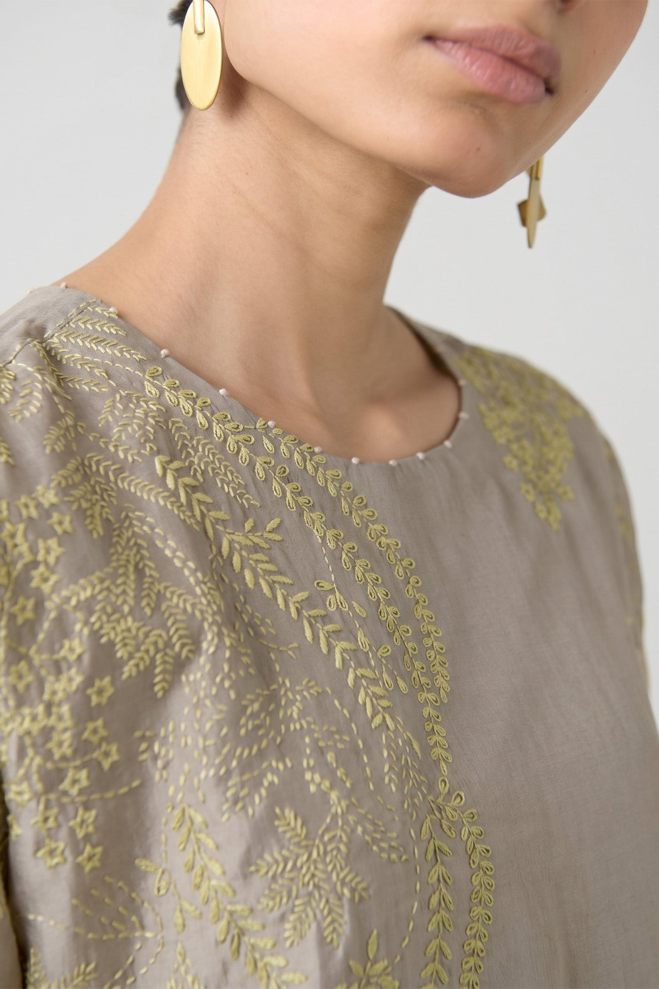 ECRU FLORAL EMBROIDERY TUNIC SET