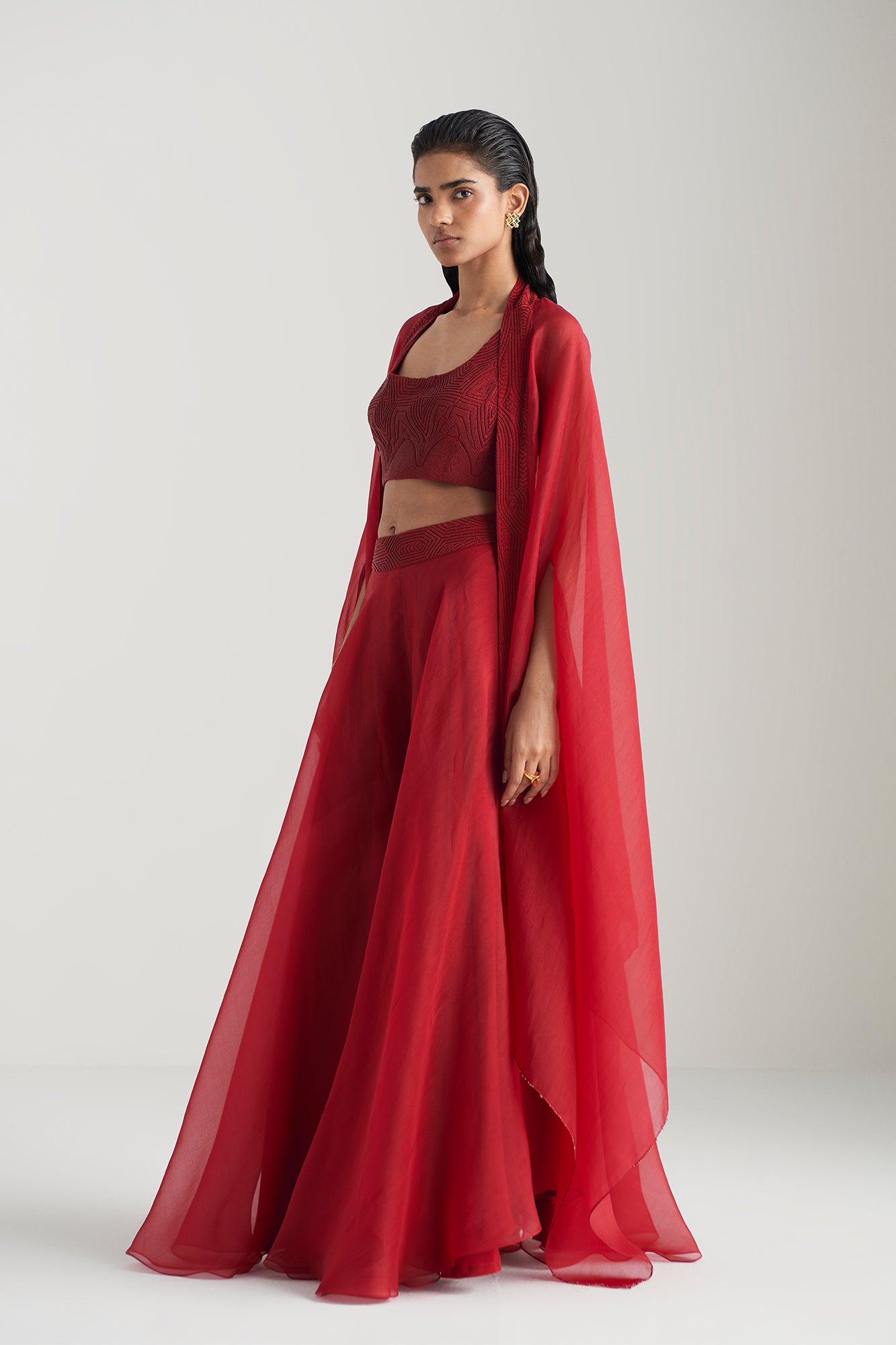 EESVARII-SHARARA SET