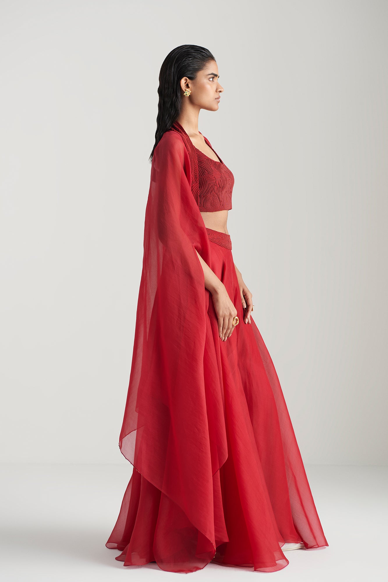 EESVARII-SHARARA SET