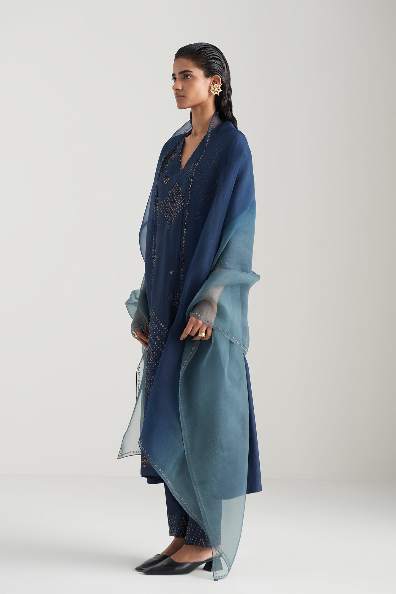 NALLINI-KURTA SET