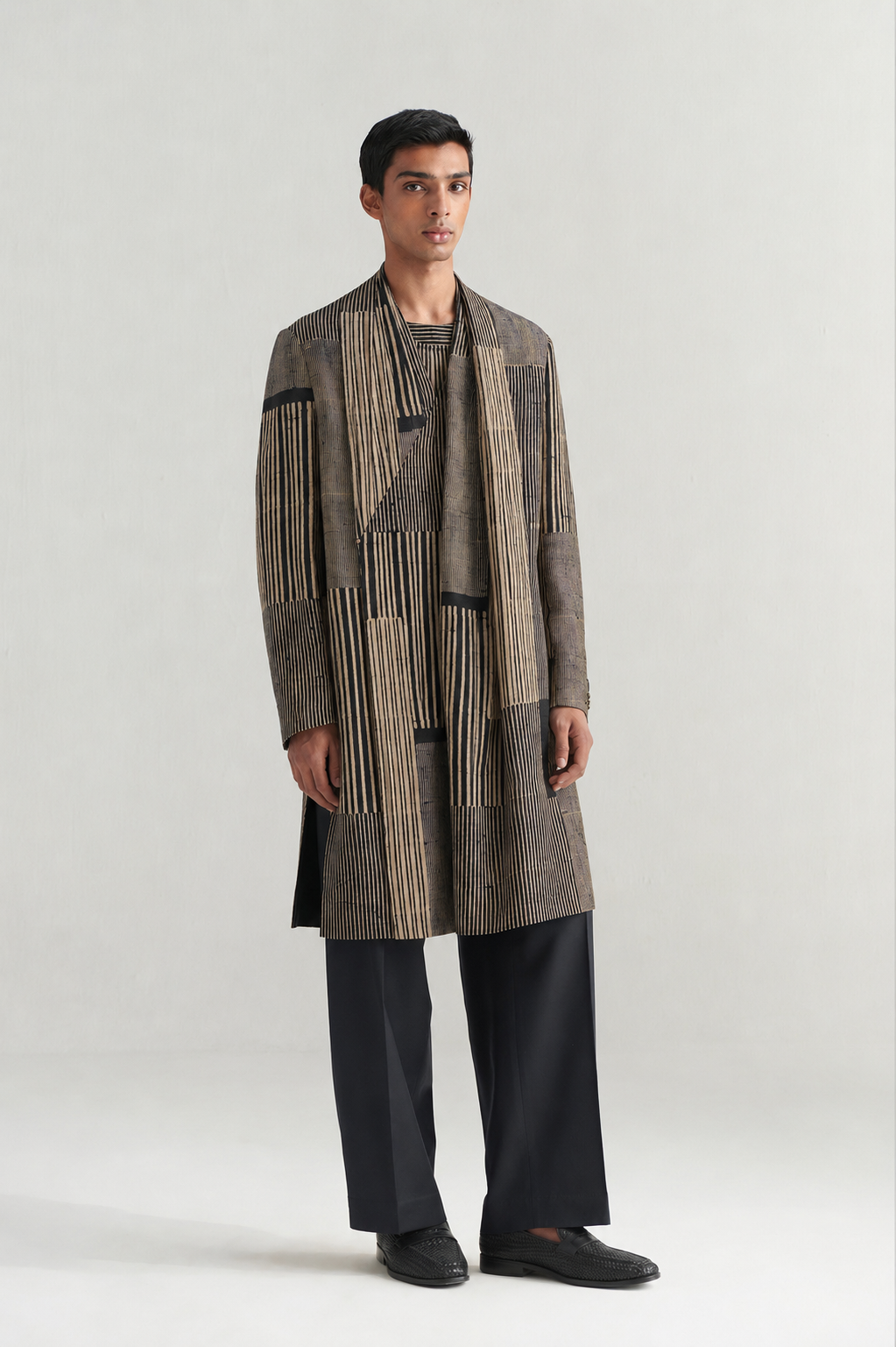 KAVI-KURTA SET WITH DETACHABLE STOLE
