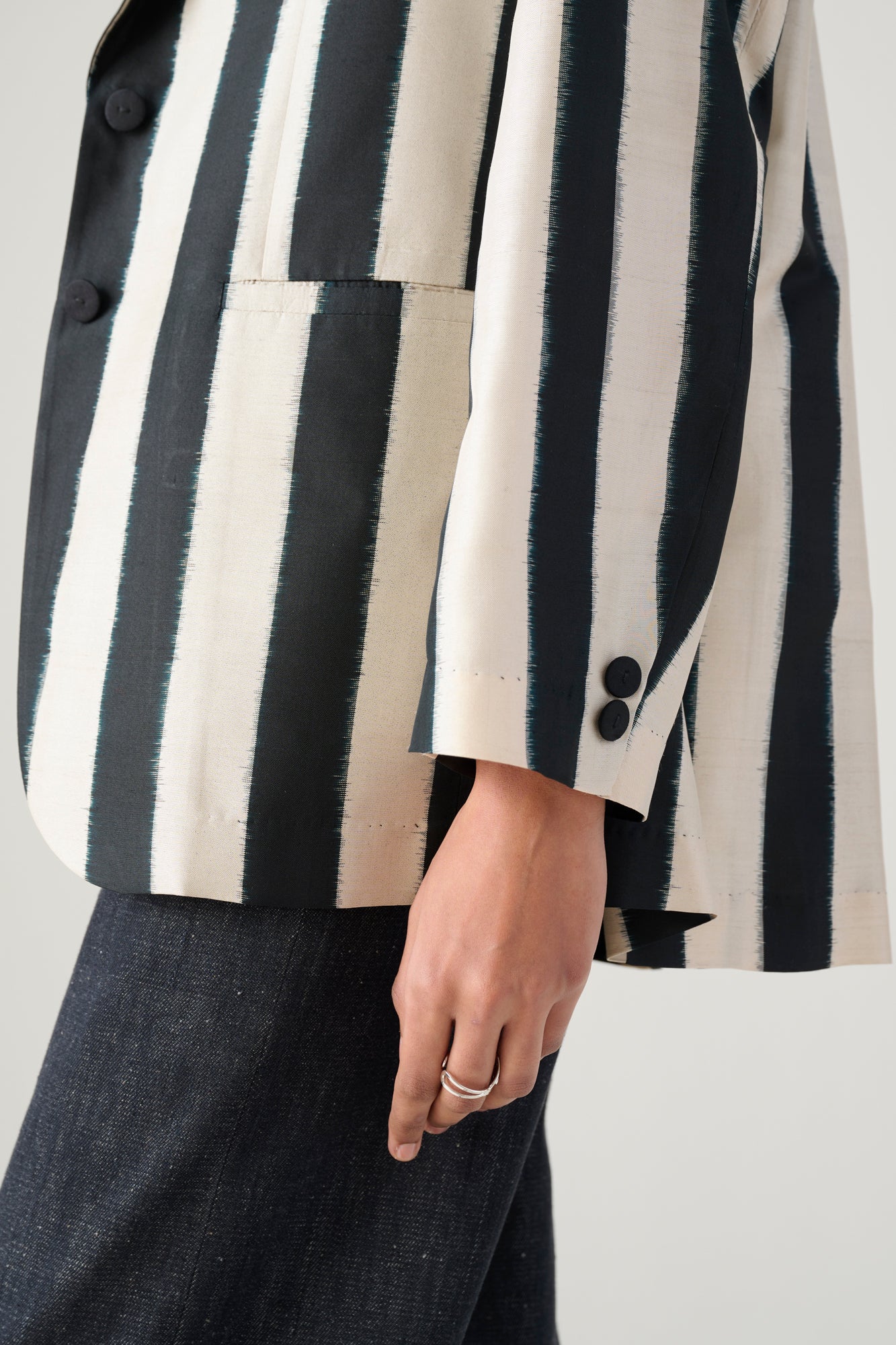 BLACK AND WHITE STRIPE JACKET