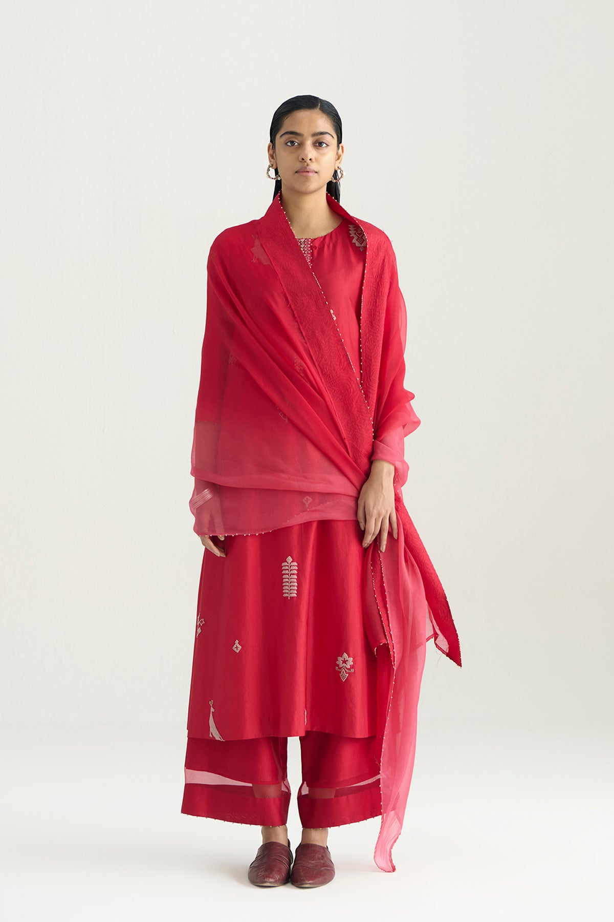 SAAHI-KURTA SET
