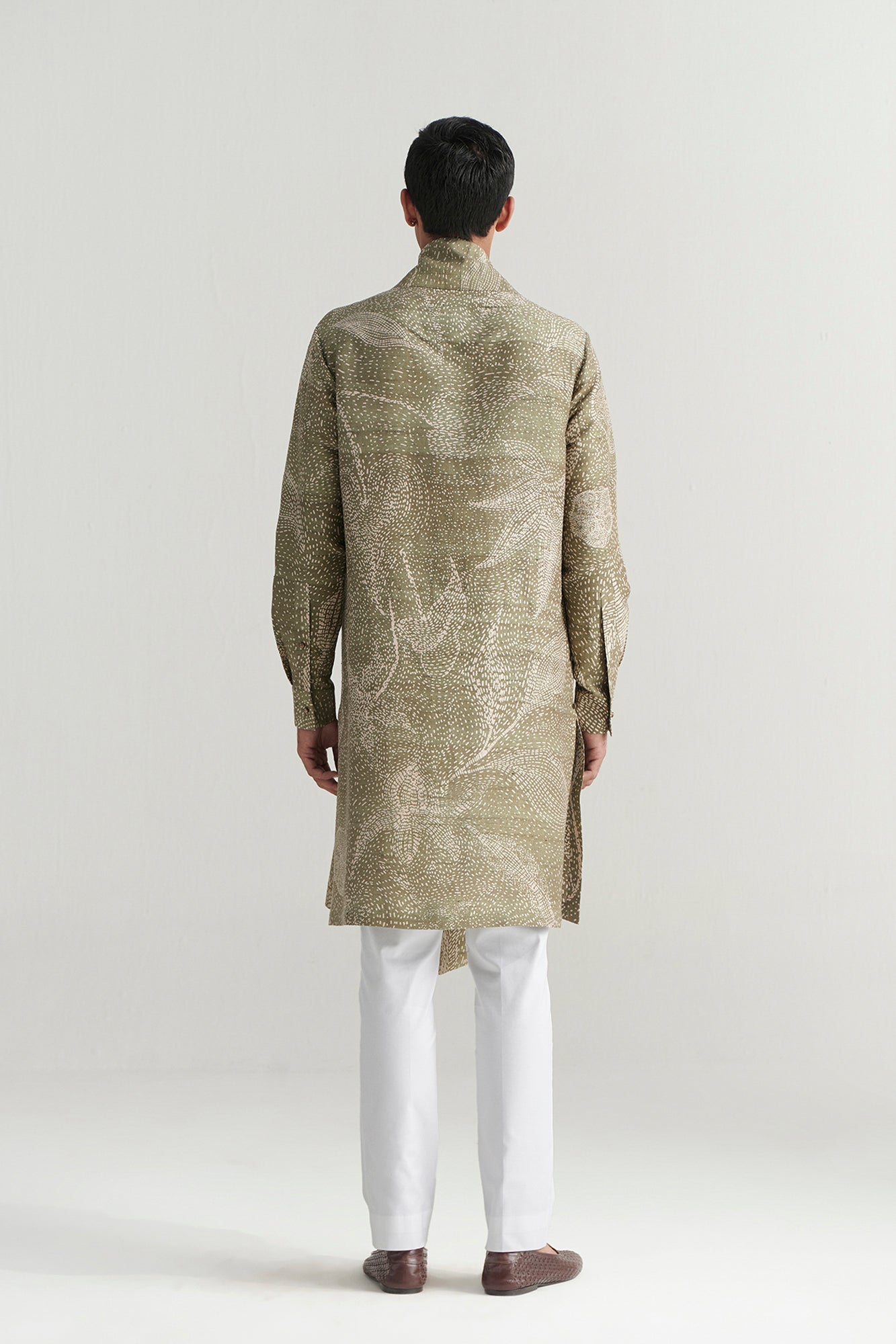ESHTO-KURTA SET WITH DETACHABLE STOLE