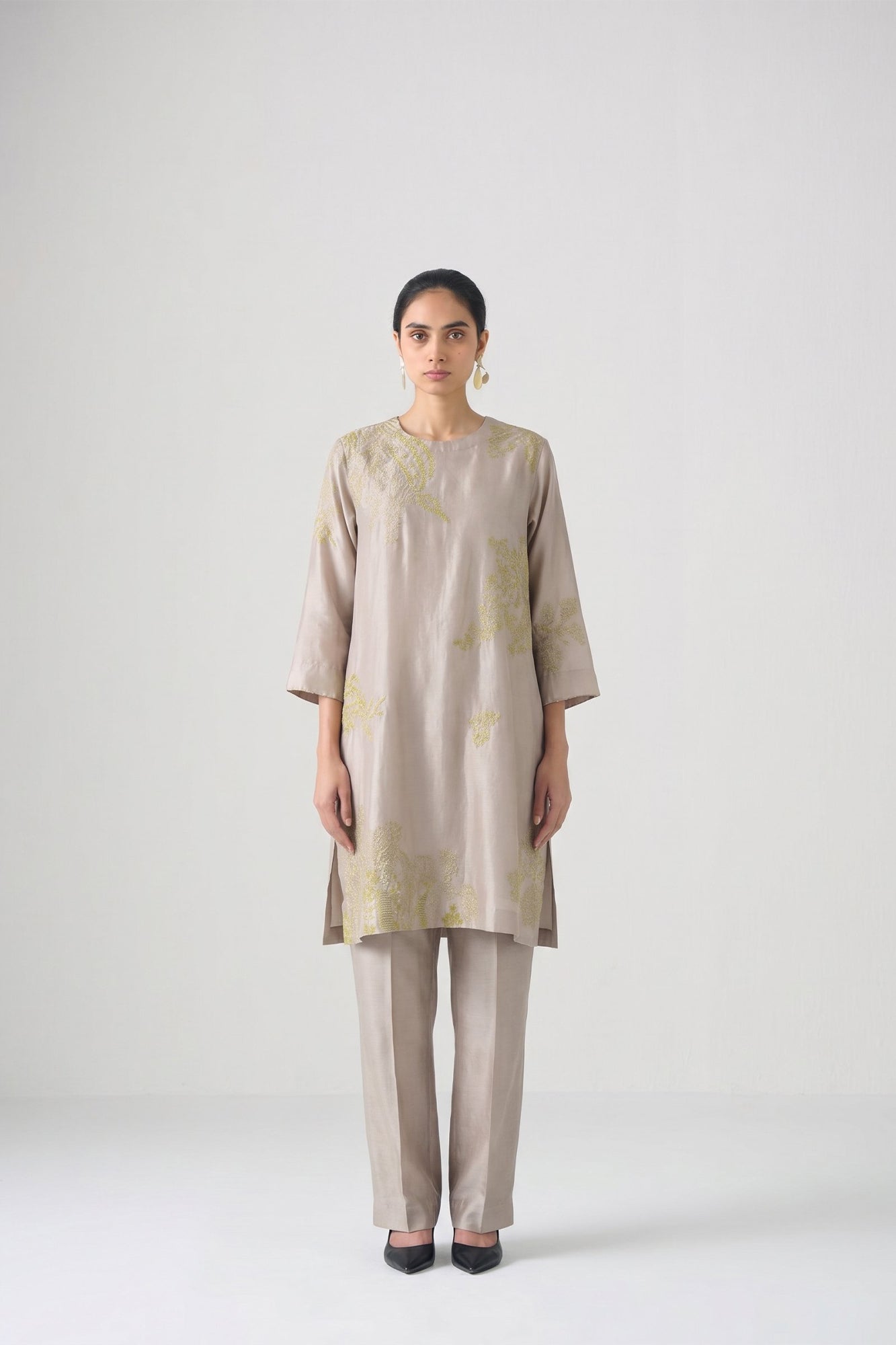 ECRU FLORAL EMBROIDERY TUNIC SET