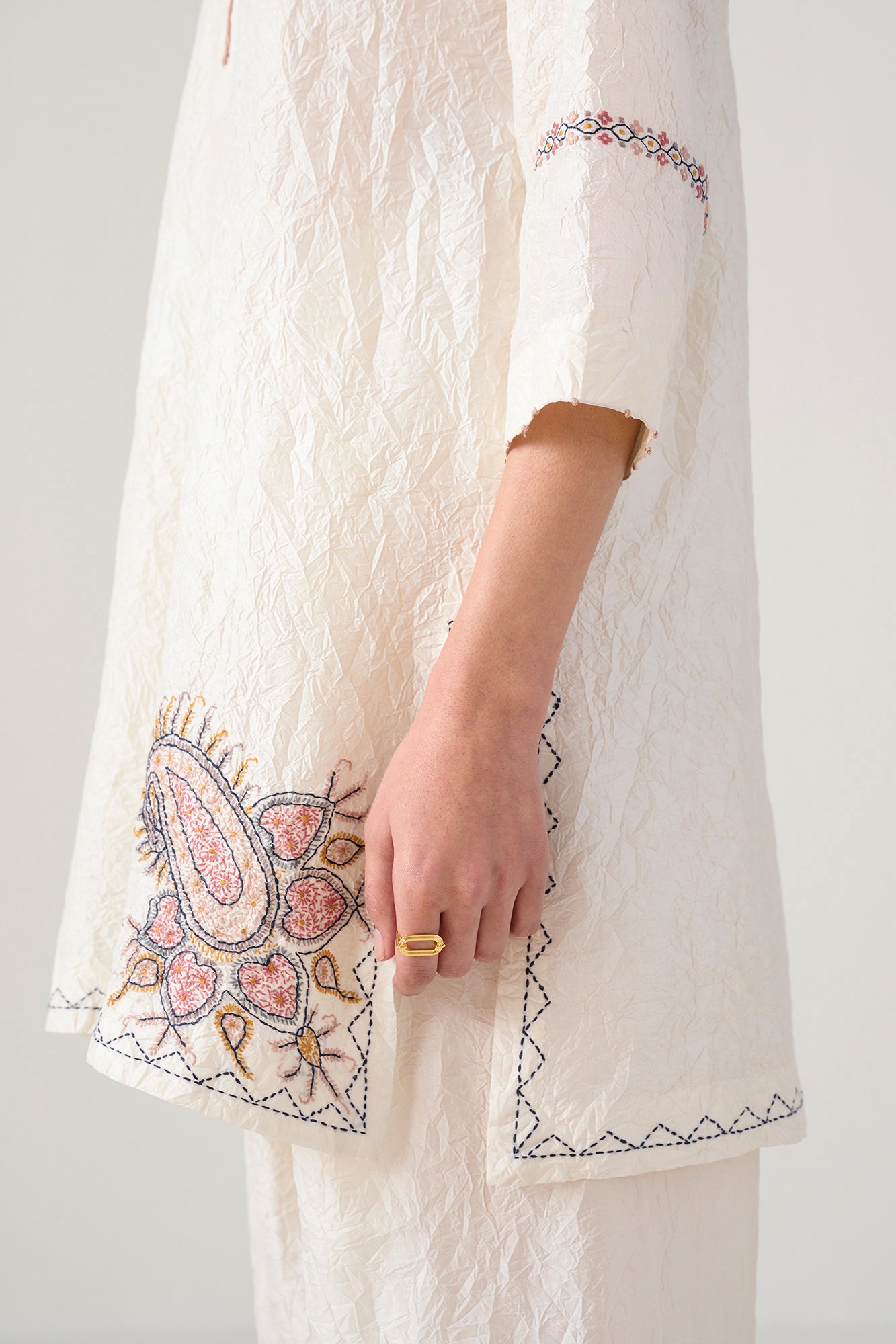 BANAJ-KURTA + TRS
