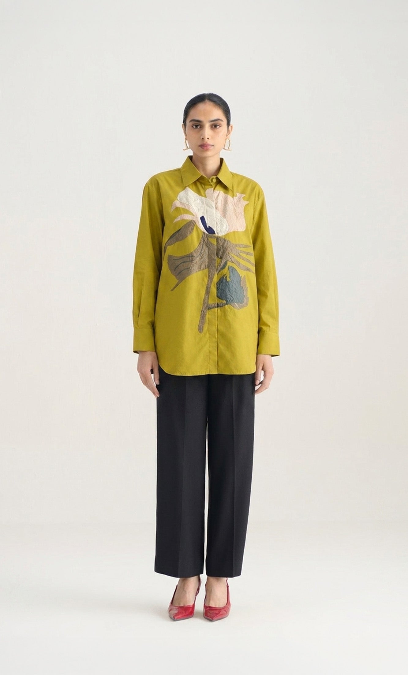YAZHII FLORAL PATCH TOP
