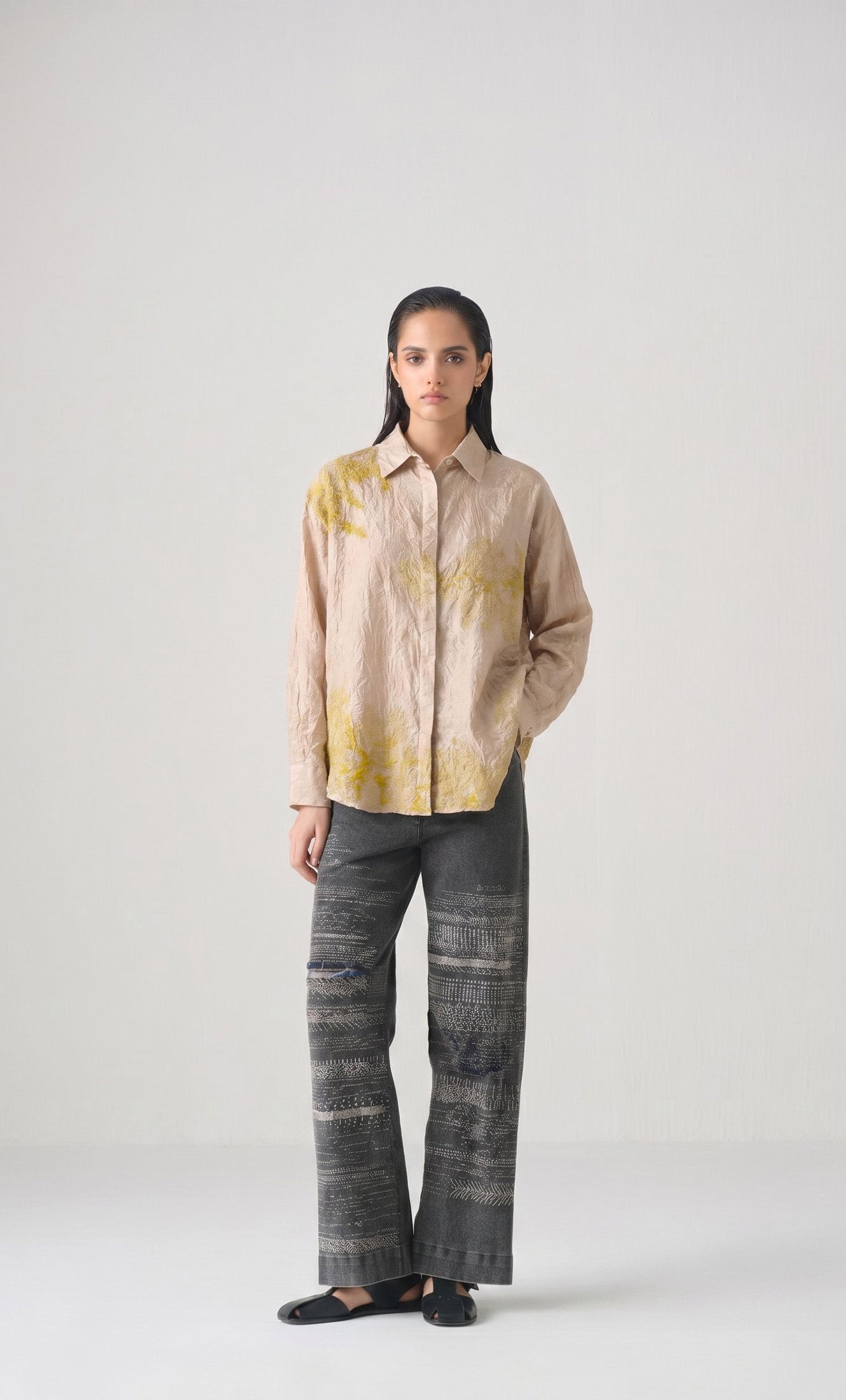 WHITE SAND KANTHA EMBROIDERY TOP