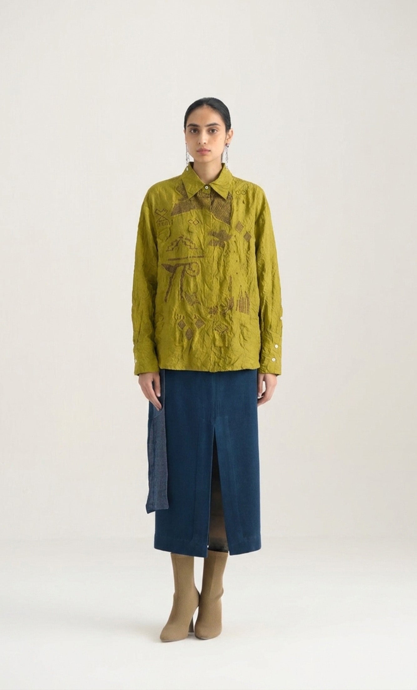 AATHII PATCH KANTHA TOP