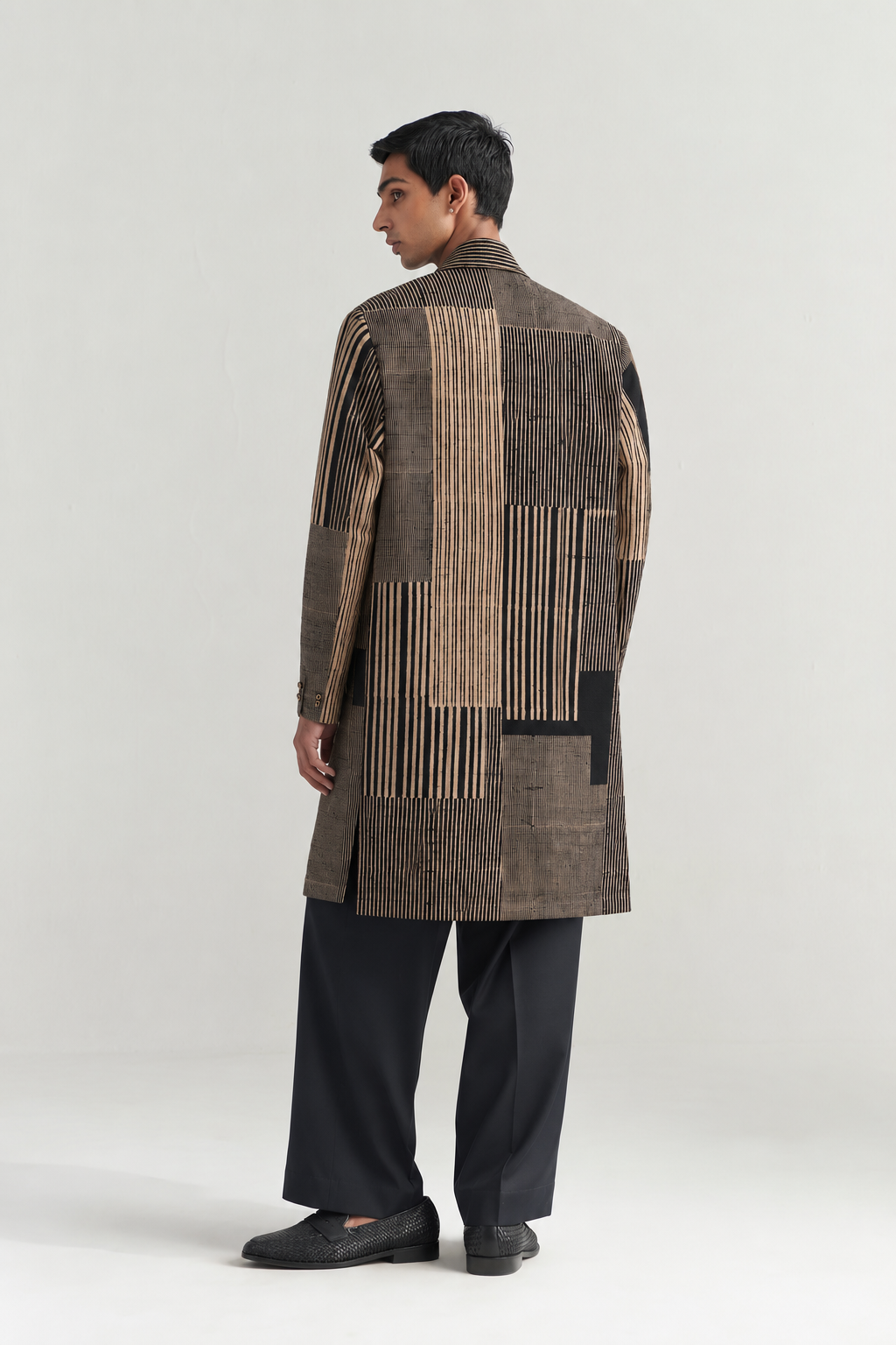 KAVI-KURTA SET WITH DETACHABLE STOLE