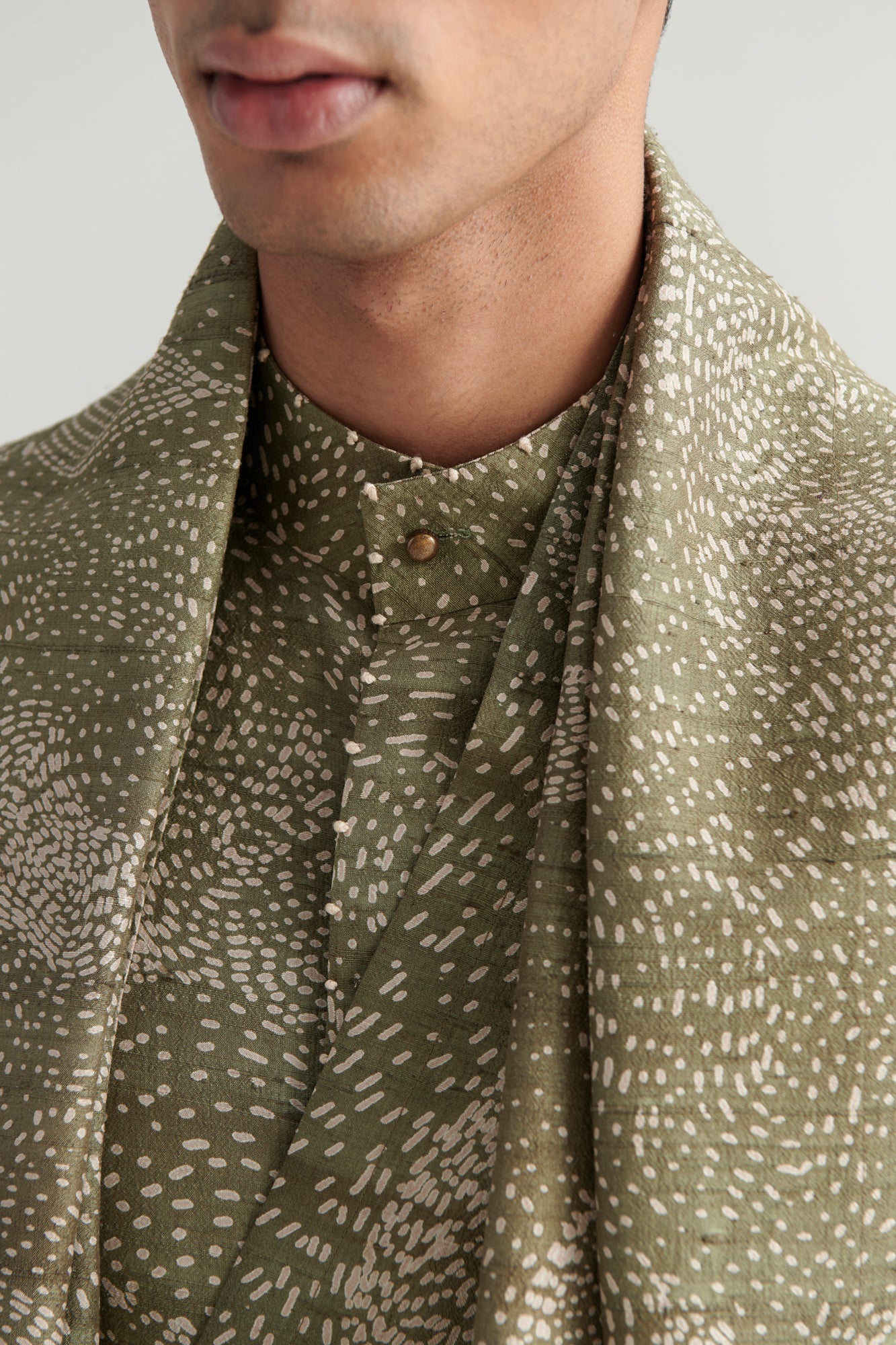 ESHTO-KURTA SET WITH DETACHABLE STOLE