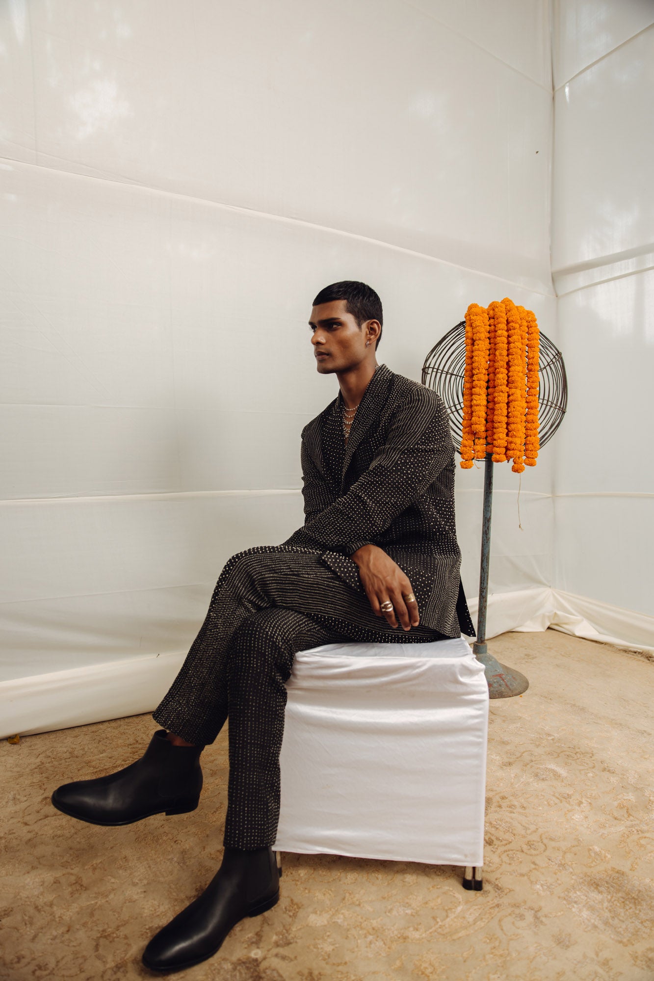 DRUBA - SUIT