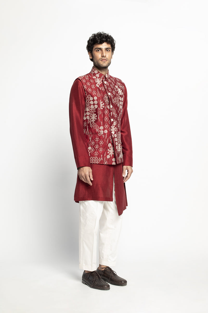 Rajma Red Kantha Sadri Set