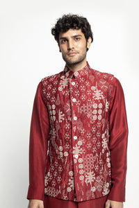 Rajma Red Kantha Sadri Set